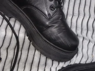 Botas militares estilo Dr. Martens negras