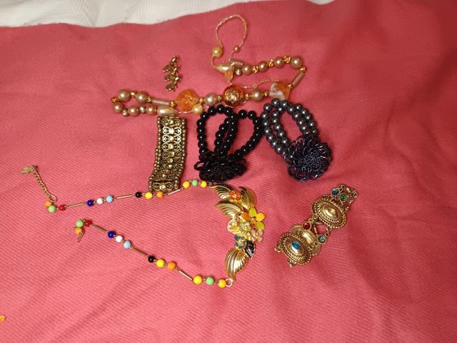 Lote Bisutería Dorada y Multicolor....lote5