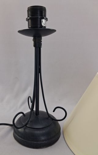 Lámpara de mesa rústica artesanal con pantalla