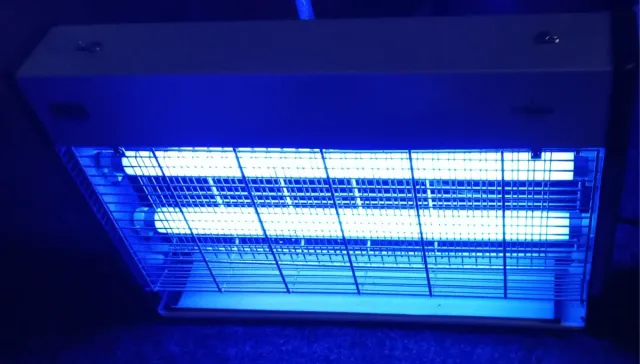 Atrapa moscas eléctrico grande