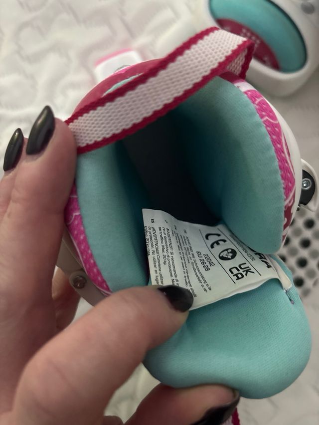 Patines Hudora niña rosas con corazones, poco uso