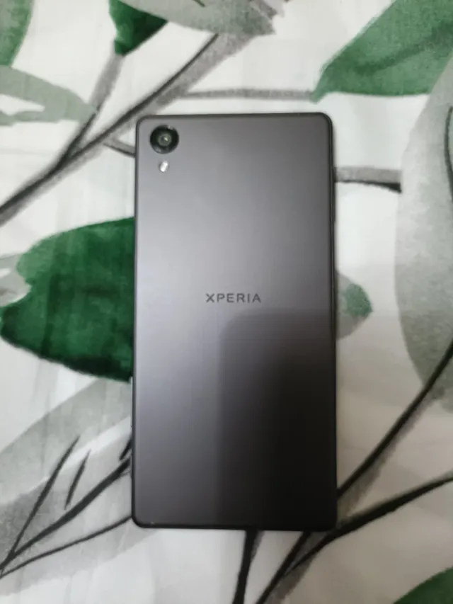 Sony Xperia X F5121 Negro