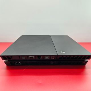 PlayStation 4 500GB + Controller