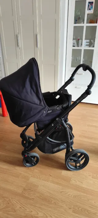 Carro Bebecar If08. Precio negociable