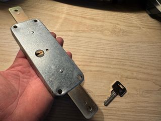 Cerradura persiana MCM con llave