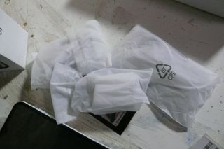 Telemóvel completo na caixa com capa