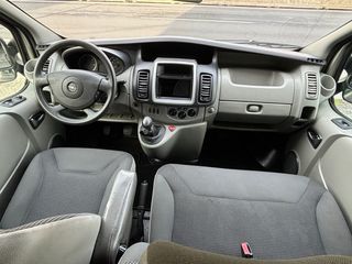 Opel Vivaro Larga 9 plazas 2.0cdti 115cv