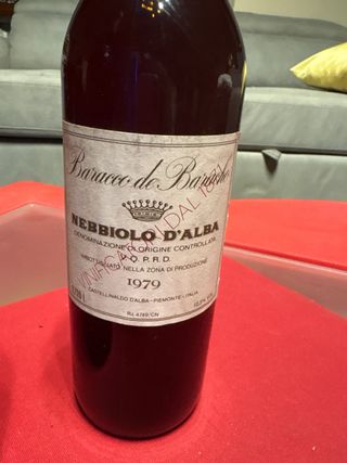 Lotto 2 bottiglie vino Barbera e Nebbiolo 1978/79