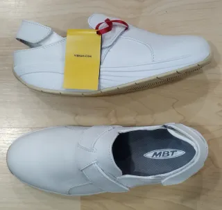 Zuecos MBT Mujer modelo Flua Fisiológicos Blancos