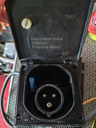 Cargador Baterías Mobitronic 12V WAECO