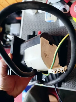 Cargador Baterías Mobitronic 12V WAECO