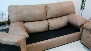 Sofá de tela marrón