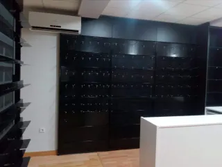 Mobiliario comercial, textil y calzado