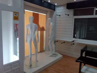 Mobiliario comercial, textil y calzado