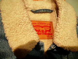 Cazadora vaquera Levi's con borrego