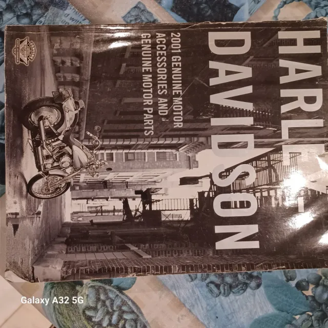 Libro Accesorios Harley Davidson 2001