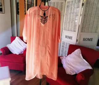 Conjunto de Camisón y Salto de cama de Sinfonía.