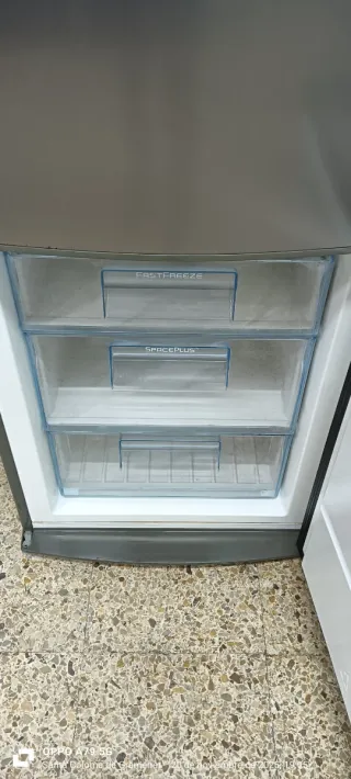 NEVERA COMBI ELECTROLUX NO FROST ENERGÍA A+