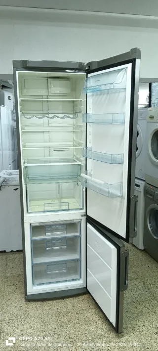 NEVERA COMBI ELECTROLUX NO FROST ENERGÍA A+