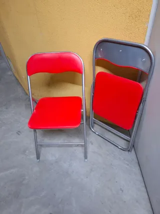 2 Sillas Plegables Rojas Sin Uso