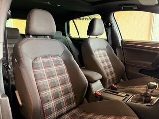 Volkswagen Golf GTI Perf. Nacional