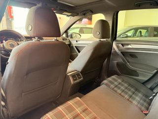 Volkswagen Golf GTI Perf. Nacional