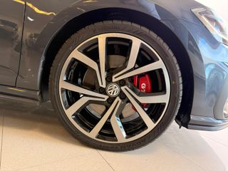 Volkswagen Golf GTI Perf. Nacional