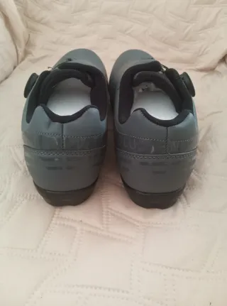 Zapatos Ciclismo Gris Cierre Boa