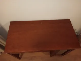 Escritorio de madera