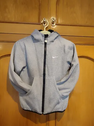 Chaqueta Nike Negra y Gris. REVERSIBLE y UNISEX