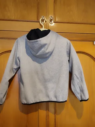 Chaqueta Nike Negra y Gris. REVERSIBLE y UNISEX