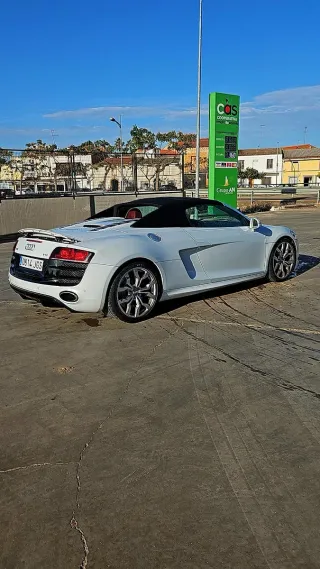 Audi R8 2012