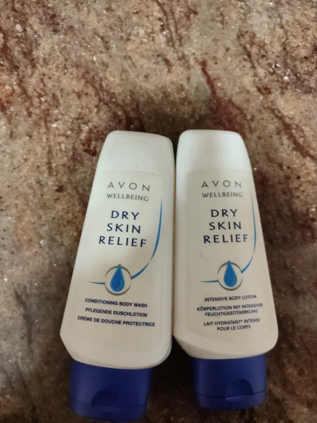 Avon Dry Skin Relief Loción y Gel Ducha