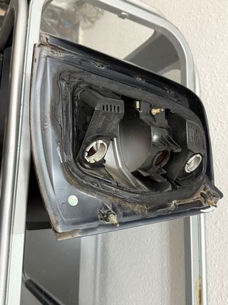 Piloto trasero coche Nissan micra k11