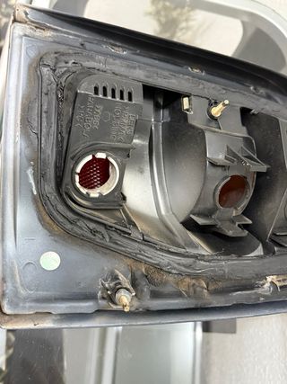 Piloto trasero coche Nissan micra k11