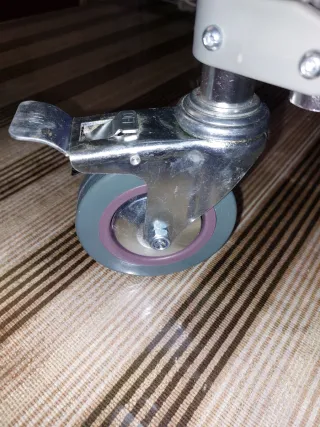 Silla de ruedas nueva par ancianos con inodoro