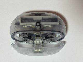 Beats Studio Buds Plus + Casi Nuevo Transparente