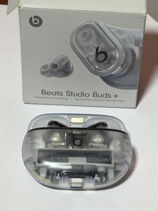 Beats Studio Buds Plus + Casi Nuevo Transparente