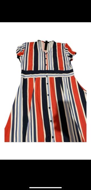 Vestido de mulher com etiqueta