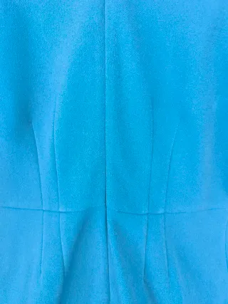 Vestido verde con ribete negro