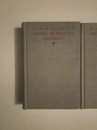 Comentarios al código de derecho canónico