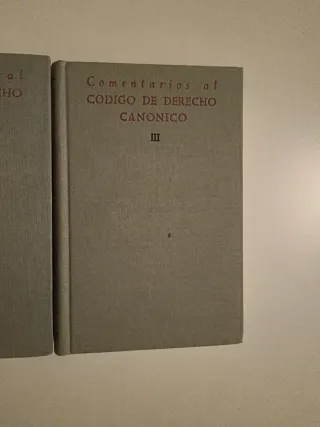Comentarios al código de derecho canónico
