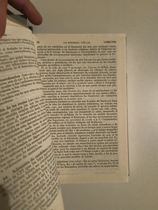 Comentarios al código de derecho canónico