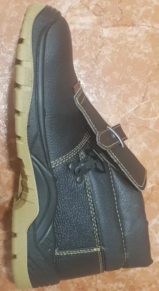 Bota de seguridad PAREDES Montofri BT 1001 Talla 4