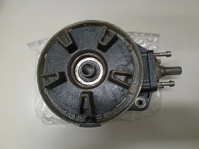 Moto Guzzi V85 TT Grupo Cardan año 21, 22