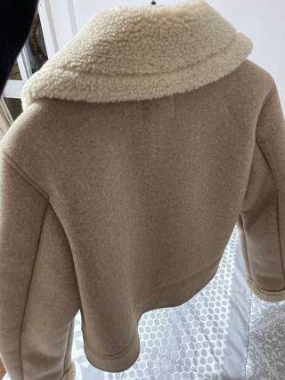 Chaqueta Zara Beige con Cuello Borreguito