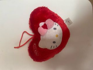 Peluche Hello Kitty a forma di cuore rosso