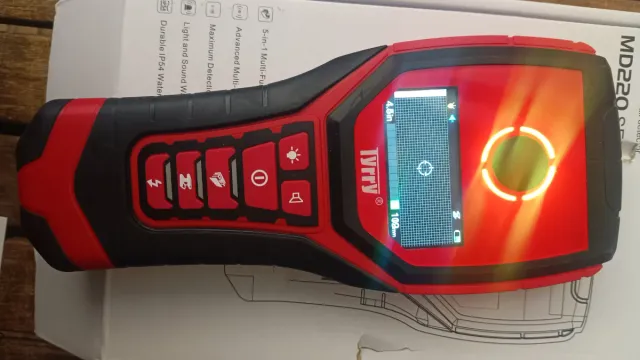 Detector 5 en 1 Cables y Tuberías