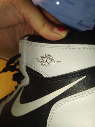 Zapatillas Nike Air Jordan Negras y Blancas