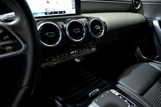 Mercedes Clase A MERCEDES-BENZ  A 180 d